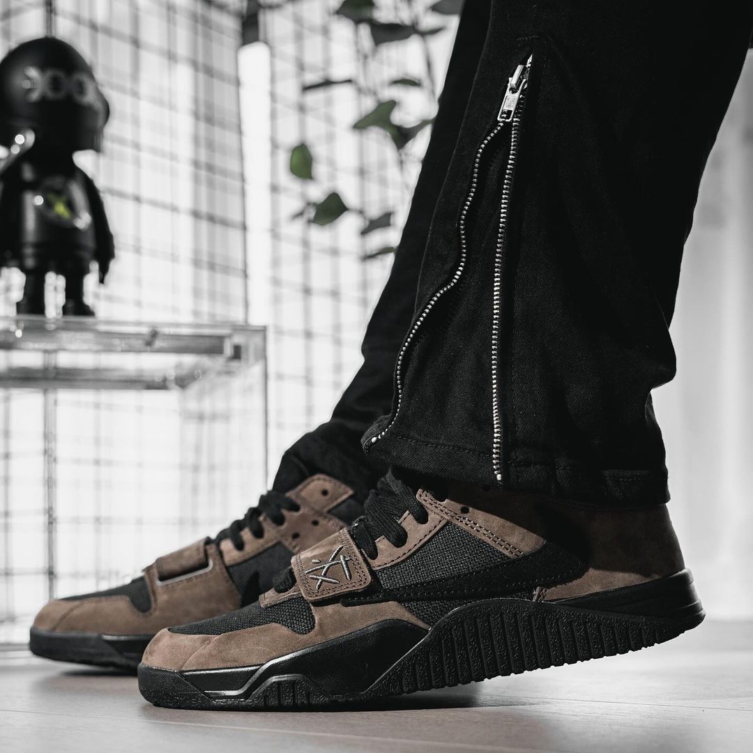 Travis Scott x Jordan Jumpman Jack "Mocha" FZ8117-200