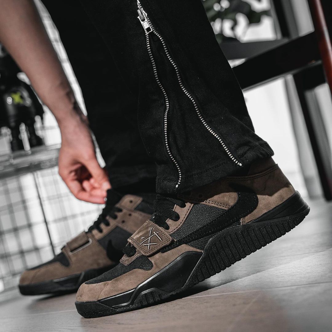 Travis Scott x Jordan Jumpman Jack "Mocha" FZ8117-200