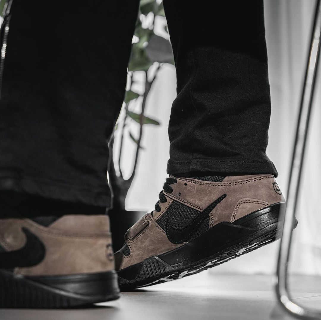 - HQZ Travis Scott x Jordan Jumpman Jack'Mocha' FZ8117-200