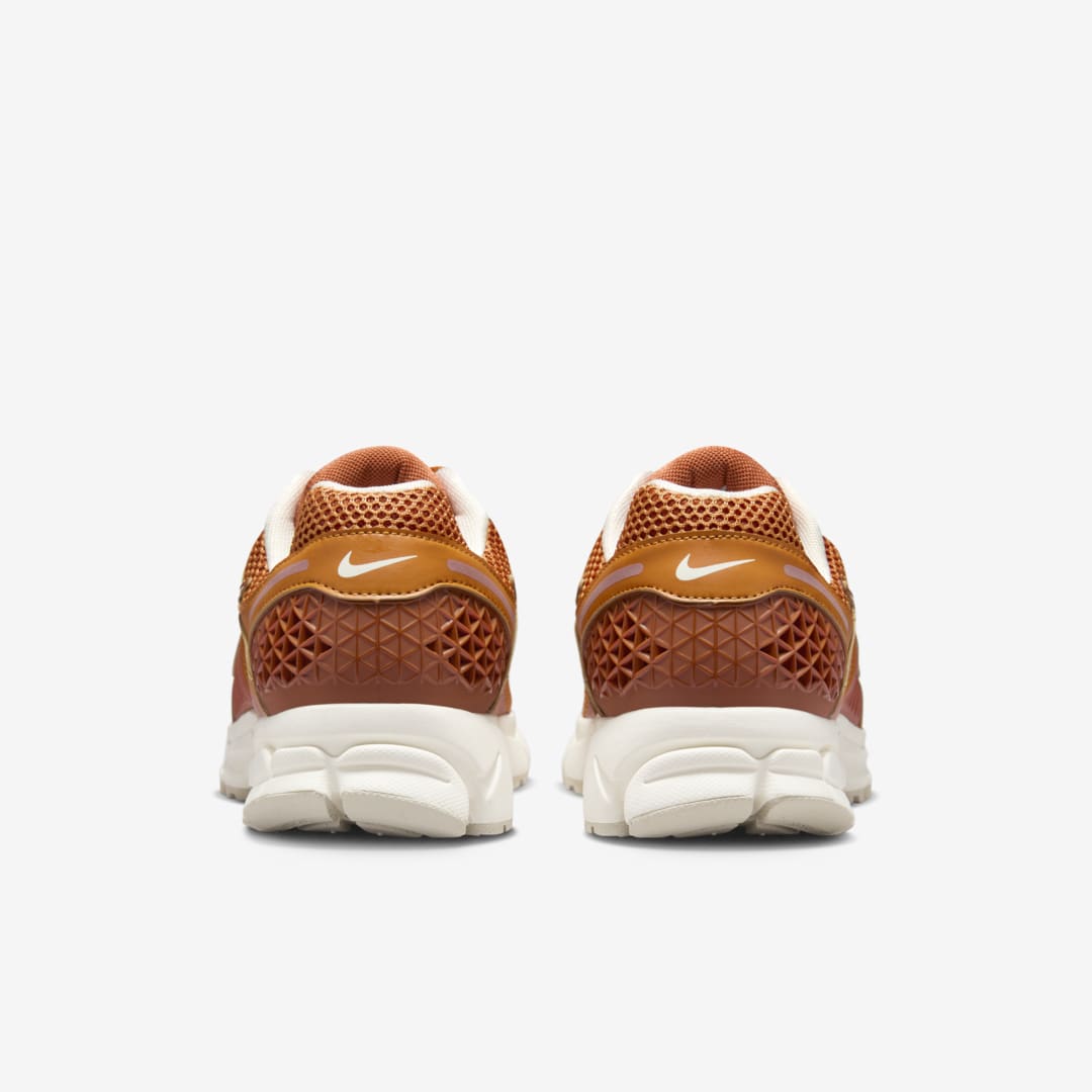 - HQZ Nike Zoom Vomero 5 HJ9123-815
