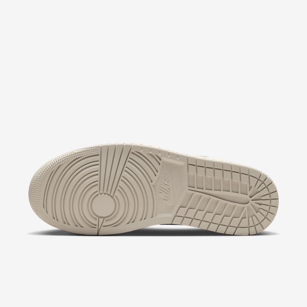 - HQZ Air Jordan 1 Low HQ3440-101