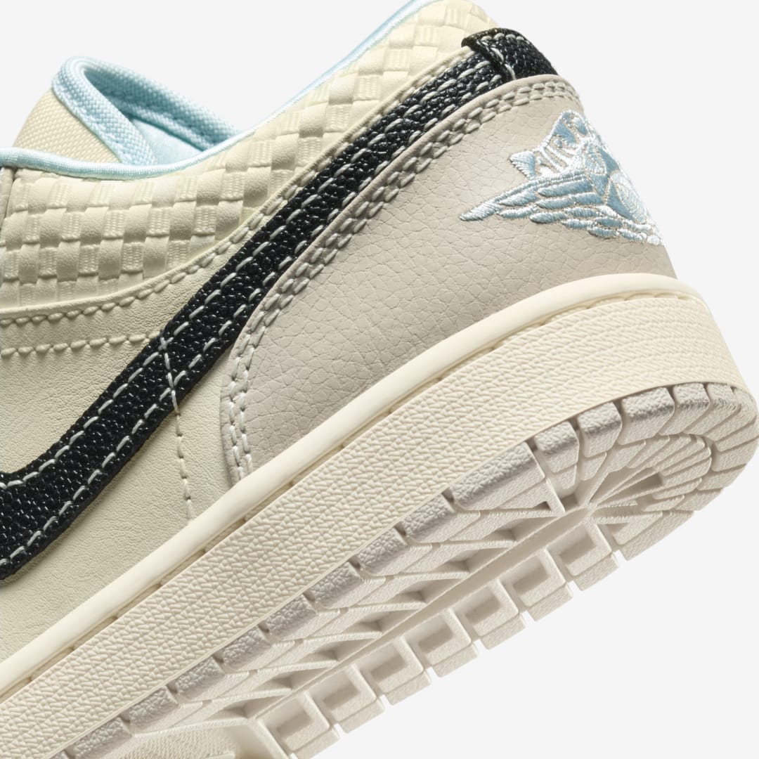 - HQZ Air Jordan 1 Low HQ3440-101