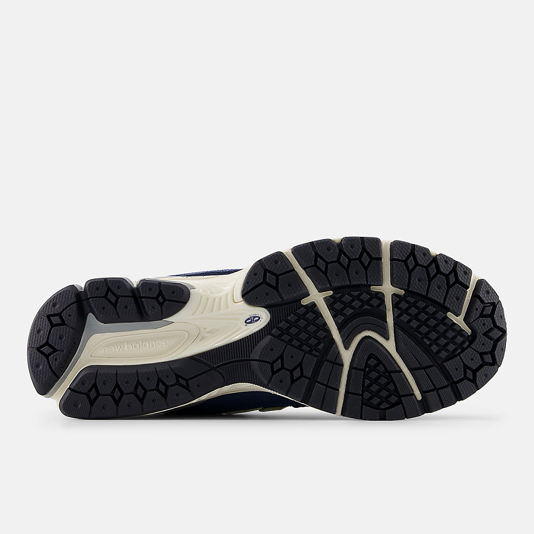 - HQZ New Balance 1906R M1906REI