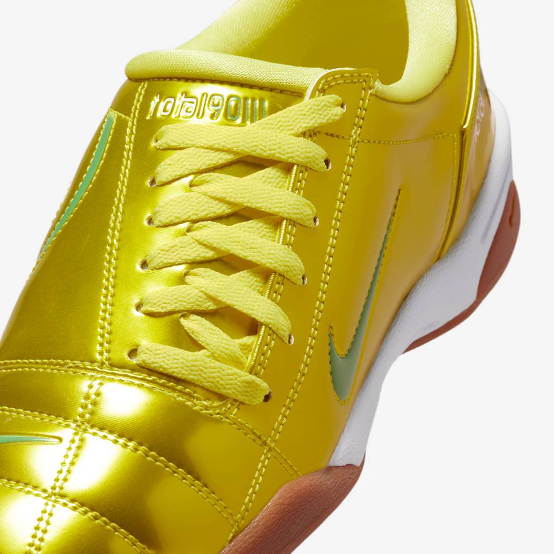 新品未使用 NIKE トータル 90 Dynamic Yellow total - メルカリ
