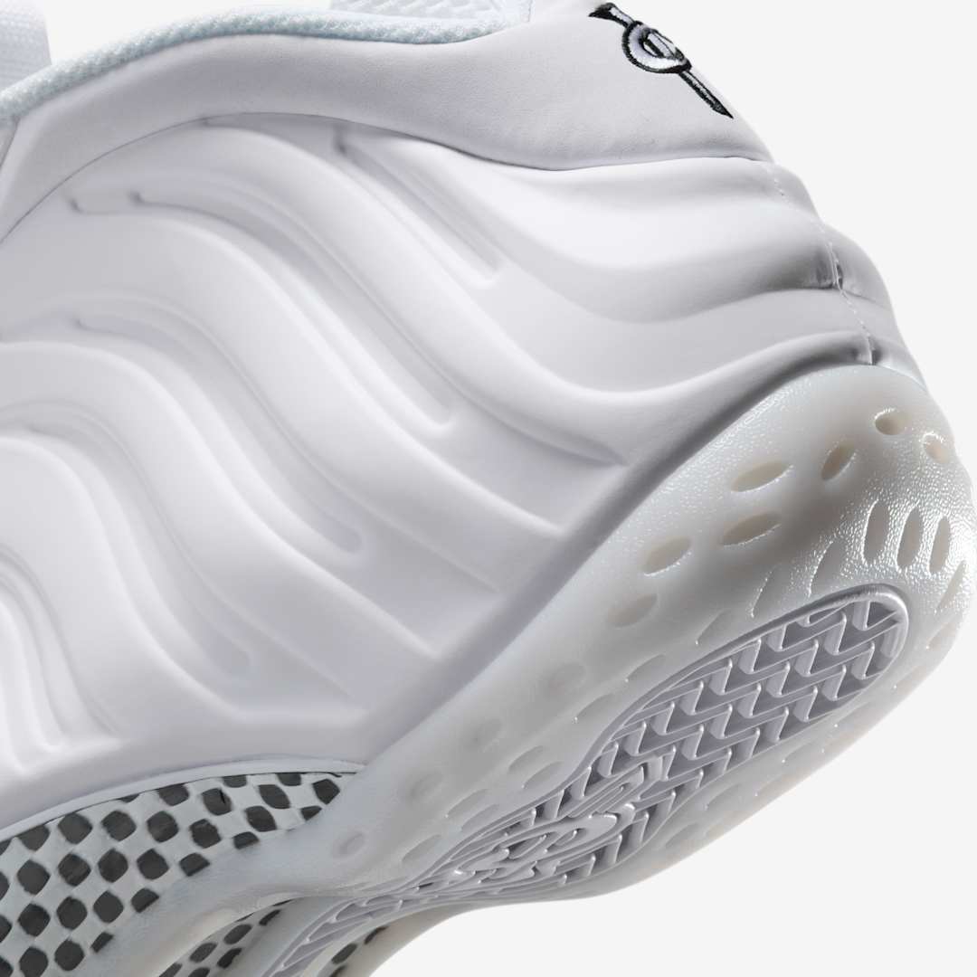 Nike Air Foamposite One "Triple White" HJ5195-100