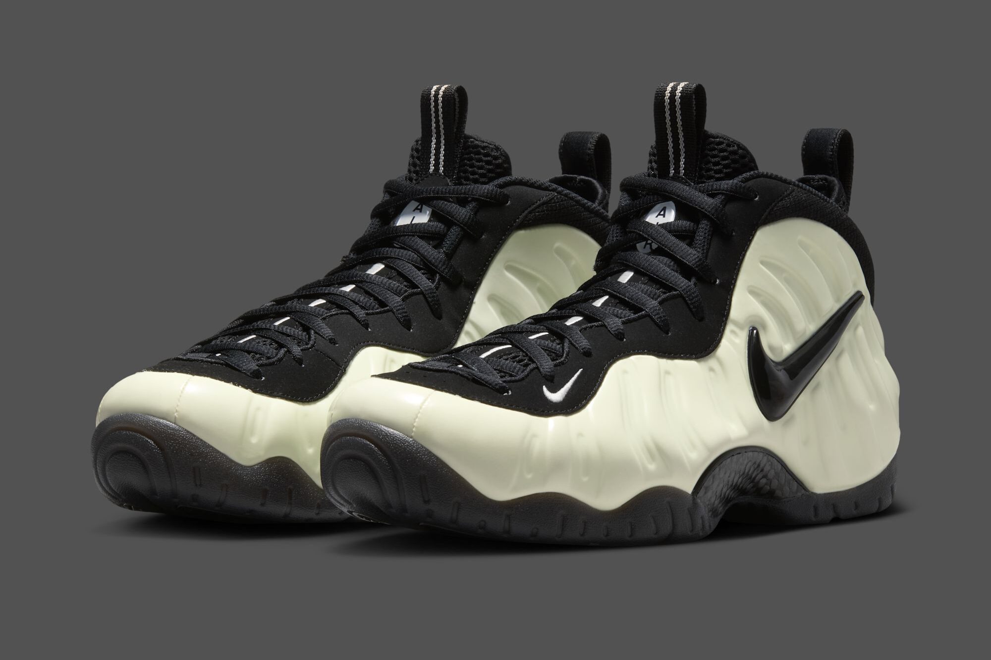 Nike Air Foamposite One PRM “Glow in the Dark”