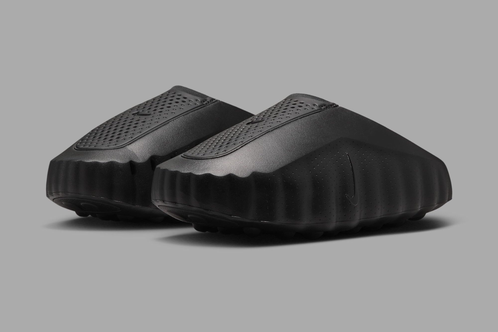 Nike Mind 001 “Triple Black”